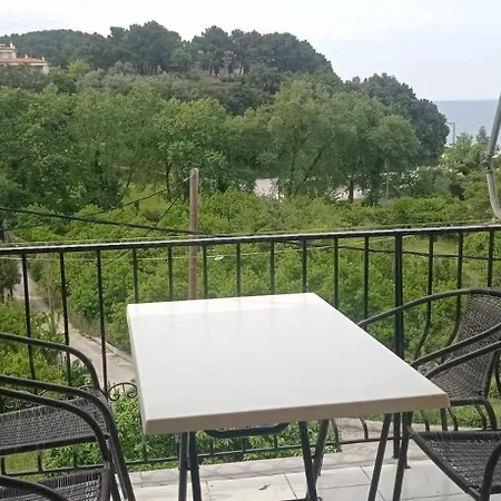 Apartment Kandilari *