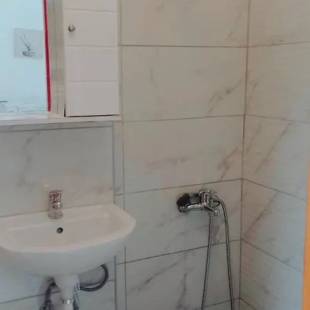 Kandilari * Kókkinon Nerón