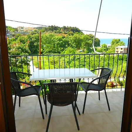 Apartment Kandilari *