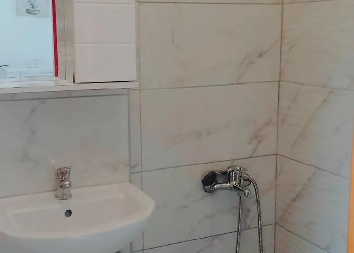 Kandilari * Kókkinon Nerón