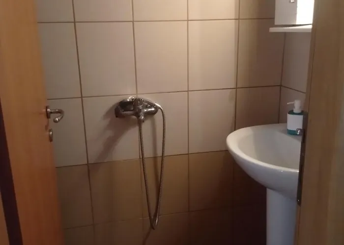 Kandilari Kókkinon Nerón